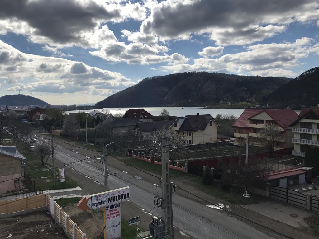 Hotel-Restaurant Ayan Piatra Neamt Exterior photo