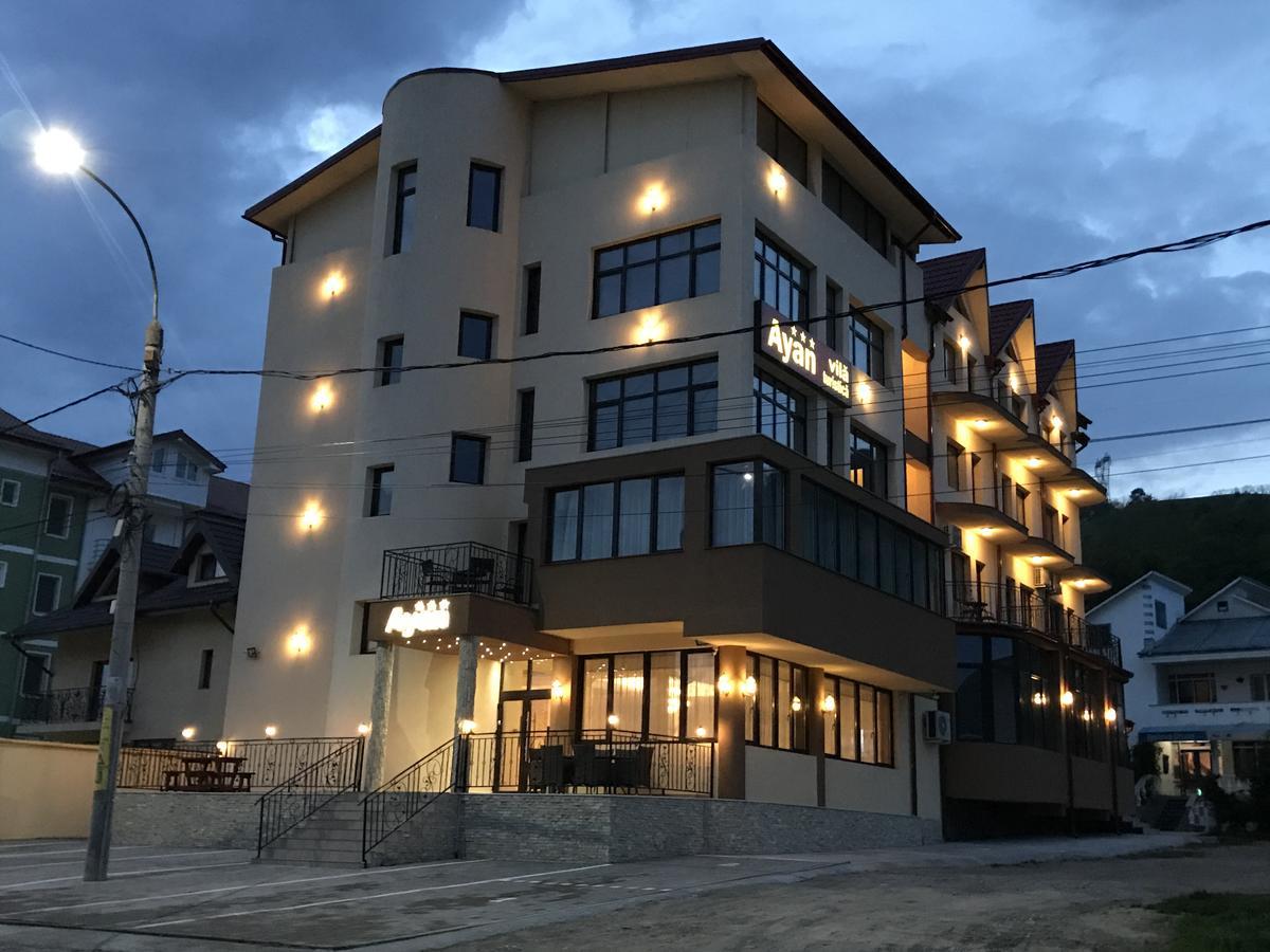 Hotel-Restaurant Ayan Piatra Neamt Exterior photo